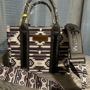 Wrangler Tote 👜